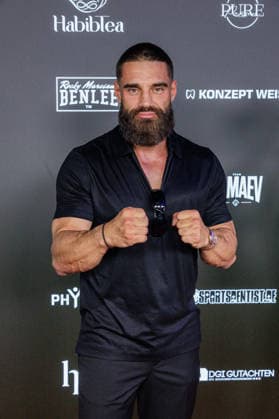 06.06.2026. Leverkusen. Aleks Petrovic am Rande des Fame Fighting, das große Promibox-Event von BILD und Eugen Lopez in der Leverkusener Ostermann Arena. Zum ersten Mal in Kooperation mit dem britischen Pendant Misfits Boxing und dem internationalen Medienpartner The Sun. Leverkusen Ostermann Arena Nordrhein-Westfalen Deutschland *** 06 06 2026 Leverkusen Aleks Petrovic on the verge of Fame Fighting, the big celebrity boxing event by BILD and Eugen Lopez in the Ostermann Arena in Leverkusen For the first time in cooperation with the British counterpart Misfits Boxing and the international media partner The Sun Leverkusen Ostermann Arena North Rhine-Westphalia Germany