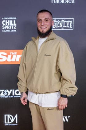 06.06.2026. Leverkusen. Eugen Lopez am Rande des Fame Fighting, das große Promibox-Event von BILD und Eugen Lopez in der Leverkusener Ostermann Arena. Zum ersten Mal in Kooperation mit dem britischen Pendant Misfits Boxing und dem internationalen Medienpartner The Sun. Leverkusen Ostermann Arena Nordrhein-Westfalen Deutschland *** 06 06 2026 Leverkusen Eugen Lopez on the verge of Fame Fighting, the big celebrity boxing event by BILD and Eugen Lopez at the Ostermann Arena in Leverkusen For the first time in cooperation with the British counterpart Misfits Boxing and the international media partner The Sun Leverkusen Ostermann Arena North Rhine-Westphalia Germany