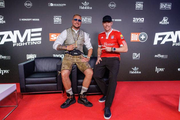 06.06.2026. Leverkusen. (l-r) Eric Sindermann (Dr. Sindsen) und Christian Lell am Rande des Fame Fighting, das große Promibox-Event von BILD und Eugen Lopez in der Leverkusener Ostermann Arena. Zum ersten Mal in Kooperation mit dem britischen Pendant Misfits Boxing und dem internationalen Medienpartner The Sun. Leverkusen Ostermann Arena Nordrhein-Westfalen Deutschland *** 06 06 2026 Leverkusen l r Eric Sindermann Dr Sindsen and Christian Lell on the sidelines of Fame Fighting, the big celebrity boxing event by BILD and Eugen Lopez at the Ostermann Arena in Leverkusen For the first time in cooperation with the British counterpart Misfits Boxing and the international media partner The Sun Leverkusen Ostermann Arena North Rhine-Westphalia Ge