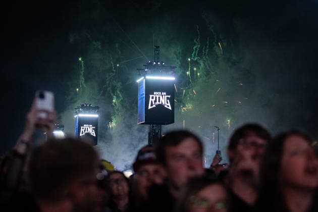 Rock am Ring 2026, Tag 2, 6.6.2026 Feuerwerk -- Mit dem Traditionsfestival Rock am Ring am Nürburgring in der Eifel startet in Deutschland die Festival-Saison. Rock am Ring findet in diesem Jahr vom 5. bis 7. Juni statt. Rund 80 Bands und Künstler stehen auf einer der drei großen Bühnen. Nürburg Nürburgring Rheinland-Pfalz Deutschland *** Rock am Ring 2026, Day 2, 6 6 2026 Fireworks The traditional Rock am Ring festival at the Nürburgring in the Eifel region kicks off the festival season in Germany Rock am Ring will take place this year from June 5 to 7 Around 80 bands and artists will perform on one of the three large stages Nürburg Nürburgring Rhineland-Palatinate Germany Copyright: xSebastianxDerixx