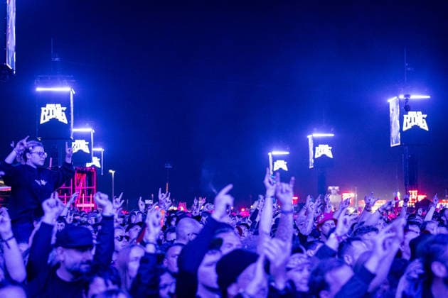 Rock am Ring 2026, Tag 2, 6.6.2026 Volbeat-Fanmomente -- Mit dem Traditionsfestival Rock am Ring am Nürburgring in der Eifel startet in Deutschland die Festival-Saison. Rock am Ring findet in diesem Jahr vom 5. bis 7. Juni statt. Rund 80 Bands und Künstler stehen auf einer der drei großen Bühnen. Nürburg Nürburgring Rheinland-Pfalz Deutschland *** Rock am Ring 2026, Day 2, 6 6 2026 Volbeat fan moments The traditional Rock am Ring festival at the Nürburgring in the Eifel region kicks off the festival season in Germany Rock am Ring will take place this year from June 5 to 7 Around 80 bands and artists will perform on one of the three large stages Nürburg Nürburgring Rhineland-Palatinate Germany Copyright: xSebastianxDerixx