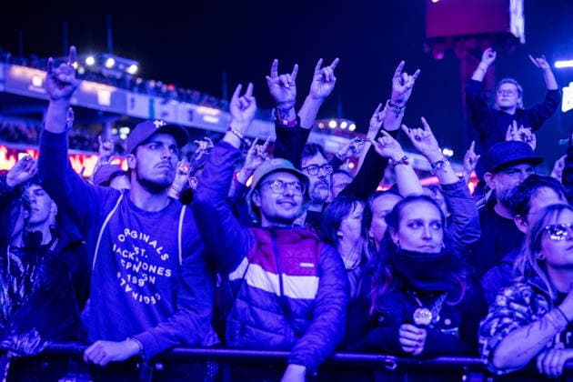 Rock am Ring 2026, Tag 2, 6.6.2026 Volbeat-Fanmomente -- Mit dem Traditionsfestival Rock am Ring am Nürburgring in der Eifel startet in Deutschland die Festival-Saison. Rock am Ring findet in diesem Jahr vom 5. bis 7. Juni statt. Rund 80 Bands und Künstler stehen auf einer der drei großen Bühnen. Nürburg Nürburgring Rheinland-Pfalz Deutschland *** Rock am Ring 2026, Day 2, 6 6 2026 Volbeat fan moments The traditional Rock am Ring festival at the Nürburgring in the Eifel region kicks off the festival season in Germany Rock am Ring will take place this year from June 5 to 7 Around 80 bands and artists will perform on one of the three large stages Nürburg Nürburgring Rhineland-Palatinate Germany Copyright: xSebastianxDerixx
