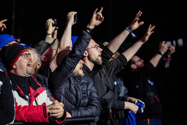 Rock am Ring 2026, Tag 2, 6.6.2026 Volbeat-Fanmomente -- Mit dem Traditionsfestival Rock am Ring am Nürburgring in der Eifel startet in Deutschland die Festival-Saison. Rock am Ring findet in diesem Jahr vom 5. bis 7. Juni statt. Rund 80 Bands und Künstler stehen auf einer der drei großen Bühnen. Nürburg Nürburgring Rheinland-Pfalz Deutschland *** Rock am Ring 2026, Day 2, 6 6 2026 Volbeat fan moments The traditional Rock am Ring festival at the Nürburgring in the Eifel region kicks off the festival season in Germany Rock am Ring will take place this year from June 5 to 7 Around 80 bands and artists will perform on one of the three large stages Nürburg Nürburgring Rhineland-Palatinate Germany Copyright: xSebastianxDerixx