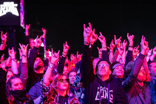 Rock am Ring 2026, Tag 2, 6.6.2026 Volbeat-Fanmomente -- Mit dem Traditionsfestival Rock am Ring am Nürburgring in der Eifel startet in Deutschland die Festival-Saison. Rock am Ring findet in diesem Jahr vom 5. bis 7. Juni statt. Rund 80 Bands und Künstler stehen auf einer der drei großen Bühnen. Nürburg Nürburgring Rheinland-Pfalz Deutschland *** Rock am Ring 2026, Day 2, 6 6 2026 Volbeat fan moments The traditional Rock am Ring festival at the Nürburgring in the Eifel region kicks off the festival season in Germany Rock am Ring will take place this year from June 5 to 7 Around 80 bands and artists will perform on one of the three large stages Nürburg Nürburgring Rhineland-Palatinate Germany Copyright: xSebastianxDerixx