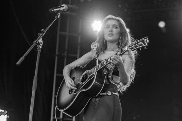 June 6, 2026, Lexington, Kentucky, U.S: Musician LACI KAYE BOOTH during Railbird Music Festival in Lexington, Kentucky Lexington U.S  - ZUMAs135 20260606_zap_s135_185 Copyright: xDanielxDeSloverx