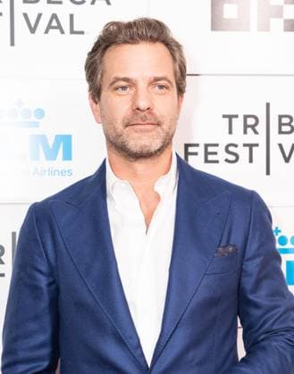 June 6, 2026, New York, New York, USA: Joshua Jackson wearing suit by Brunello Cucinelli attends premiere of Happy Hours at Tribeca Film Festival at BMCC in New York, NY on June 6, 2026. New York USA - ZUMAr339 20260606_znp_r339_178 Copyright: xLevxRadinx