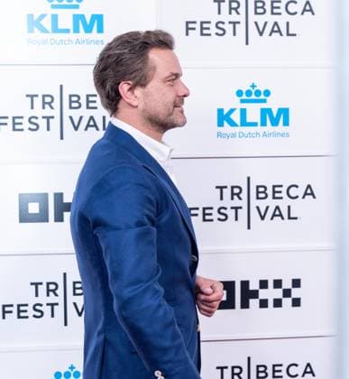 June 6, 2026, New York, New York, USA: Joshua Jackson wearing suit by Brunello Cucinelli attends premiere of Happy Hours at Tribeca Film Festival at BMCC in New York, NY on June 6, 2026. New York USA - ZUMAr339 20260606_znp_r339_184 Copyright: xLevxRadinx