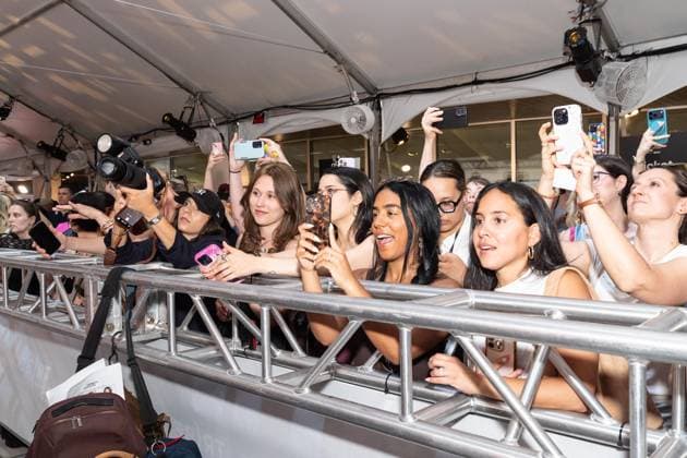 June 6, 2026, New York, New York, USA: Fans cheer for stars attending premiere of Happy Hours at Tribeca Film Festival at BMCC in New York, NY on June 6, 2026. New York USA - ZUMAr339 20260606_znp_r339_188 Copyright: xLevxRadinx