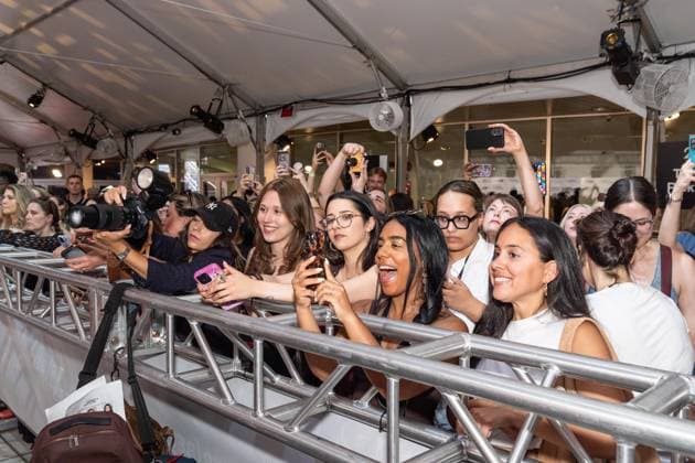 June 6, 2026, New York, New York, USA: Fans cheer for stars attending premiere of Happy Hours at Tribeca Film Festival at BMCC in New York, NY on June 6, 2026. New York USA - ZUMAr339 20260606_znp_r339_189 Copyright: xLevxRadinx