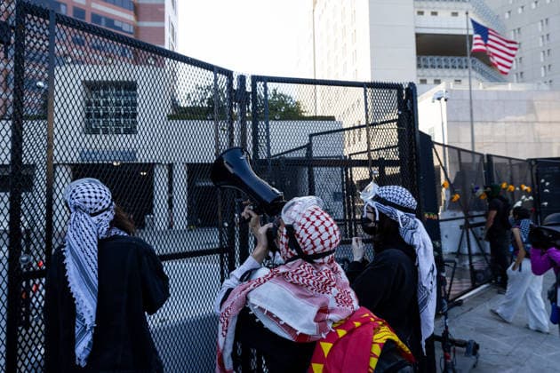 LOS ANGELES, CA - JUNE 06: Protesters rally outside a federal detention center during an anti-ICE protest on June 6, 2026 in Los Angeles, California.  Copyright: xVCGx 111646651195