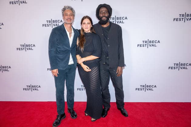 Jail Time Records Premiere, 25th Tribeca Film Festival, New York, USA - 06 Jun 2026 (L-R) Taika Waititi, Dione Roach and Steve Happi attend Jail Time Records Premiere during the 2026 Tribeca Film Festival at AMC 19th Street. New York United States Copyright: xRonxAdarx xSOPAxImagesx _radar_jailtime_06062026_00173