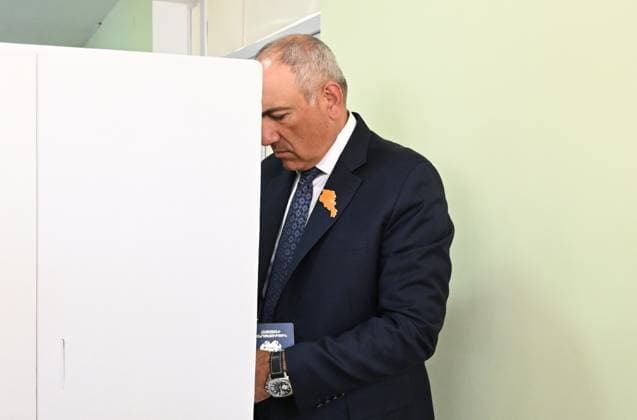 Armenia Parliamentary Election 9184596 07.06.2026 Civil Contract party leader and Armenian Prime Minister Nikol Pashinyan votes at a polling station during the Armenian parliamentary election in Yerevan, Armenia. Stringer Sputnik Yerevan Armenia  Copyright: xStringerx