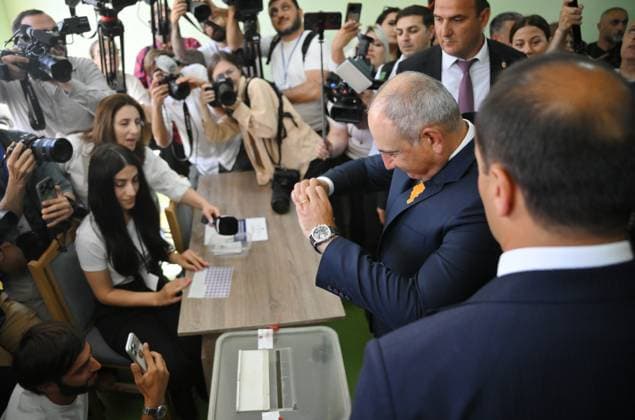 Armenia Parliamentary Election 9184610 07.06.2026 Civil Contract party leader and Armenian Prime Minister Nikol Pashinyan casts his ballot at a polling station during the Armenian parliamentary election in Yerevan, Armenia. Yuri Kochetkov Sputnik Yerevan Armenia  Copyright: xYurixKochetkovx
