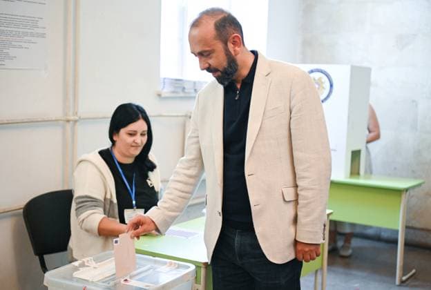 Armenia Parliamentary Election 9184630 07.06.2026 Civil Contract party member and Armenian Foreign Minister Ararat Mirzoyan casts his ballot at a polling station during the Armenian parliamentary election in Yerevan, Armenia. Sputnik Yerevan Armenia  Copyright: xx