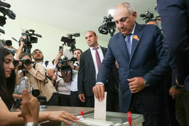 ARMENIA, YEREVAN - JUNE 7, 2026: Armenia s Prime Minister Nikol Pashinyan casts his ballot in the 2026 Armenian parliamentary election Yerevan Armenia  - ZUMAt113 20260607_zaa_t113_001 Copyright: xAlexanderxPatrinx