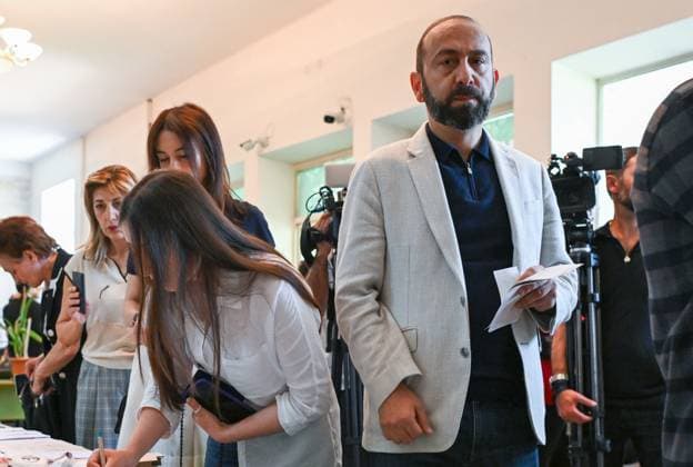 Armenia Parliamentary Election 9184631 07.06.2026 Civil Contract party member and Armenian Foreign Minister Ararat Mirzoyan prepares to cast his ballot at a polling station during the Armenian parliamentary election in Yerevan, Armenia. Sputnik Yerevan Armenia  Copyright: xx