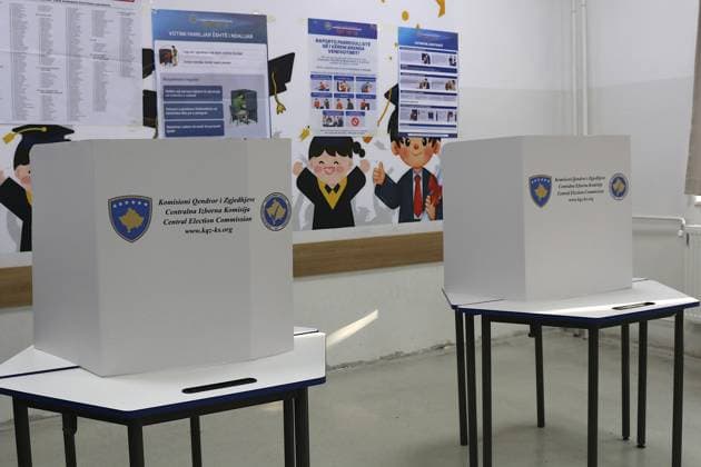 Early general election in Kosovo PRISTINA, KOSOVO - JUNE 7: Voters cast their ballots during the snap general election in Pristina, Kosovo, on June 7, 2026. Polling stations opened across the country as voting began in the early general election. Erkin Keci Anadolu Pristina Kosovo. Editorial use only. Please get in touch for any other usage.  Copyright: x2026xAnadoluxErkinxKecix