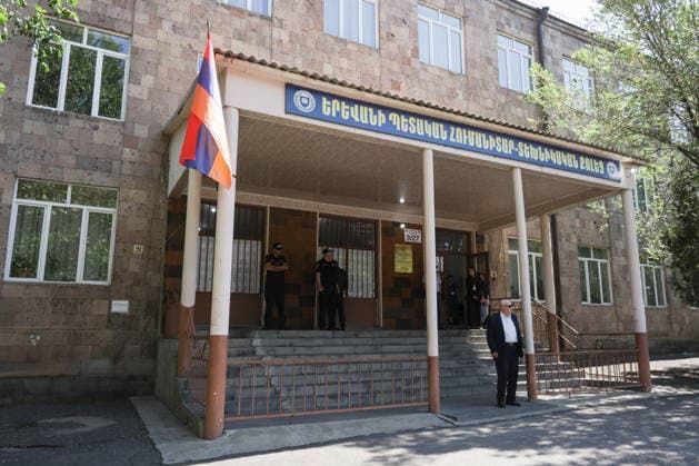 ARMENIA, YEREVAN - JUNE 7, 2026: A view of a polling station during the 2026 Armenian parliamentary election Yerevan Armenia  - ZUMAt113 20260607_zaa_t113_012 Copyright: xAlexanderxPatrinx