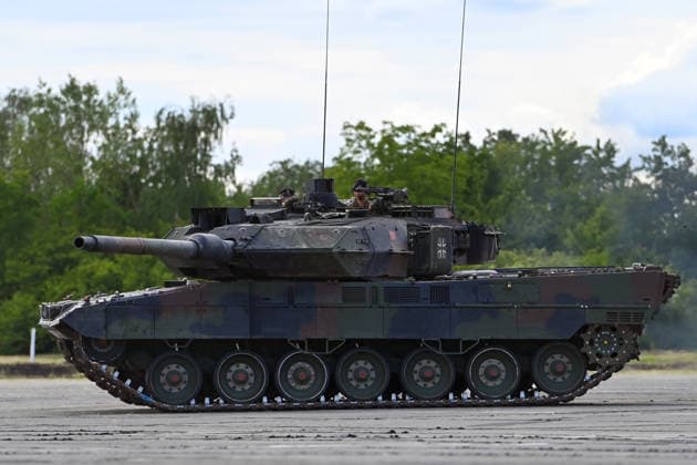 Live Demonstration Dynamic Display Kampfpanzer KNDS Leopard 2A7V. Tag der Bundeswehr 2026 am 06.06.2026 an der Universitaet der Bundeswehr in Neubiberg. *** Live demonstration Dynamic Display main battle tank KNDS Leopard 2A7V Day of the Bundeswehr 2026 on 06 06 2026 at the University of the Bundeswehr in Neubiberg
