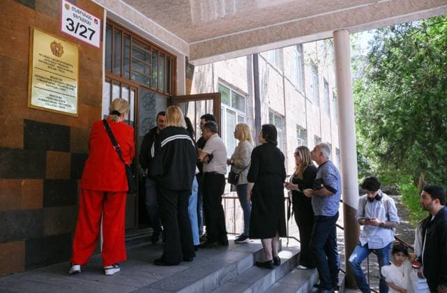 Armenia Parliamentary Election 9184677 07.06.2026 Voters queue at a polling station during the Armenian parliamentary election in Yerevan, Armenia. Yuri Kochetkov Sputnik Yerevan Armenia  Copyright: xYurixKochetkovx