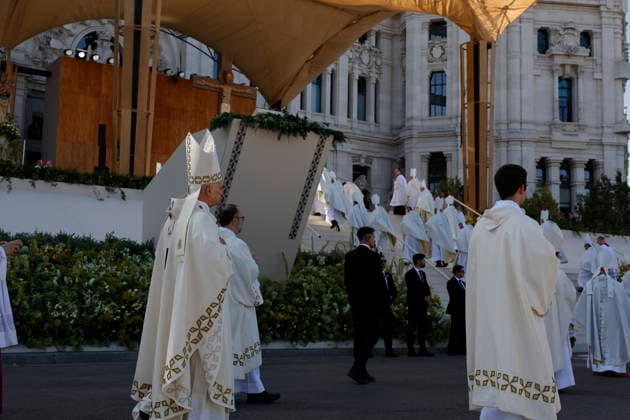 Pope Leo XIV presides at Holy Mass and a Eucharistic procession for the feast of Corpus Christi in Madrid Pope Leo XIV presides at Mass for the feast of Corpus Christi, in Plaza de Cibeles, on June 7, 2026, in Madrid Spain Pope Leo XIV officiates at the Solemnity of Corpus Christi in Madrid with a Mass and subsequent Eucharistic procession in the vicinity of the capital The ceremony brings together high civil and religious authorities, King Felipe VI, Queen Letizia, Princess Leonor and Infanta Sofia attend the event 07 JUNE 2026 PAPAL VISIT Jesús Hellí Madrid Madrid Spain  Copyright: xJesusxHellin EuropaxPress Poolx 7578035