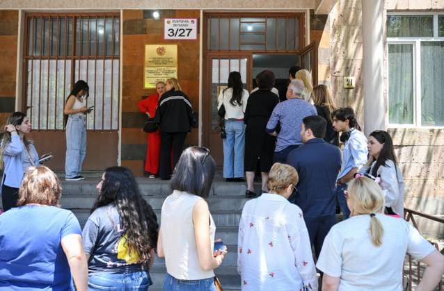 Armenia Parliamentary Election 9184684 07.06.2026 Voters queue at a polling station during the Armenian parliamentary election in Yerevan, Armenia. Yuri Kochetkov Sputnik Yerevan Armenia  Copyright: xYurixKochetkovx
