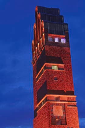 Mathildenhöhe - architektonisches Gesamtkunstwerk 06.06.2026 Darmstädter Mathildenhöhe feiert Welterbefest für das UNESCO Weltkulturerbe am Samstag und Sonntag (Welterbetag) und 125-jähriges Jubiläum der ersten Ausstellung 1901 hier illumnierter Hochzeitsturm Darmstadt Hessen Deutschland *** Mathildenhöhe architectural synthesis of the arts 06 06 2026 Darmstadts Mathildenhöhe celebrates World Heritage Festival for the UNESCO World Heritage Site on Saturday and Sunday World Heritage Day and 125th anniversary of the first exhibition in 1901 here illuminated Wedding Tower Darmstadt Hesse Germany
