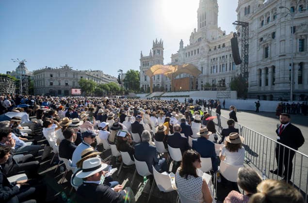 Pope Leo XIV presides at Holy Mass and a Eucharistic procession for Corpus Christi Day in Madrid Pope Leo XIV presides at Corpus Christi Mass in Plaza de Cibeles, June 7, 2026, in Madrid Spain Pope Leo XIV officiates the Solemnity of Corpus Christi in Madrid with a Mass and subsequent Eucharistic procession around the capital The ceremony brings together high-ranking civil and religious authorities, King Felipe VI, Queen Letizia, Princess Leonor and Princess Sofia attend the event 07 JUNE 2026 PAPAL VISIT Madrid Madrid Spain  Copyright: xAlbertoxOrtegax 7578064