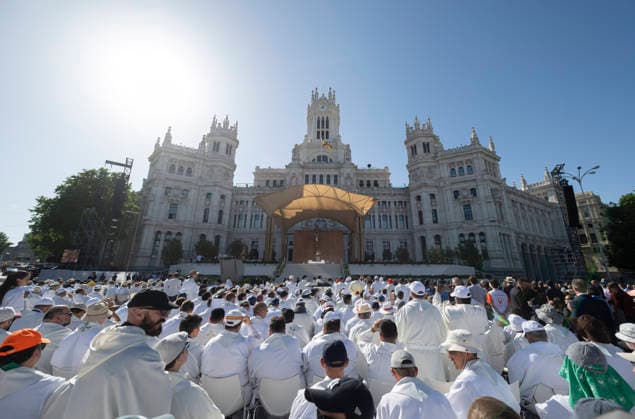 Pope Leo XIV presides at Holy Mass and a Eucharistic procession for Corpus Christi Day in Madrid Pope Leo XIV presides at Corpus Christi Mass in Plaza de Cibeles, June 7, 2026, in Madrid Spain Pope Leo XIV officiates the Solemnity of Corpus Christi in Madrid with a Mass and subsequent Eucharistic procession around the capital The ceremony brings together high-ranking civil and religious authorities, King Felipe VI, Queen Letizia, Princess Leonor and Princess Sofia attend the event 07 JUNE 2026 PAPAL VISIT Madrid Madrid Spain  Copyright: xAlbertoxOrtegax 7578060