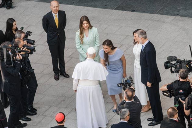 Pope Leo XIV presides at Holy Mass and a Eucharistic procession for Corpus Christi Day in Madrid King Felipe VI, Queen Letizia, Princess Leonor and Infanta Sofia attend the Corpus Christi Mass presided over by Pope Leo XIV, in the Plaza de Cibeles, on June 7, 2026, in Madrid Spain Pope Leo XIV officiates the Solemnity of Corpus Christi in Madrid with a Mass and subsequent Eucharistic procession in the surroundings of the capital The ceremony brings together high civil and religious authorities, as well as numerous faithful who follow the route of the Blessed Sacrament King Felipe VI, Queen Letizia, Princess Leonor and Infanta Sofia attend the event 07 JUNE 2026 PAPAL VISIT Carlos Lujá Madrid Madrid Spain  Copyright: xCarlosxLujanx 7578085