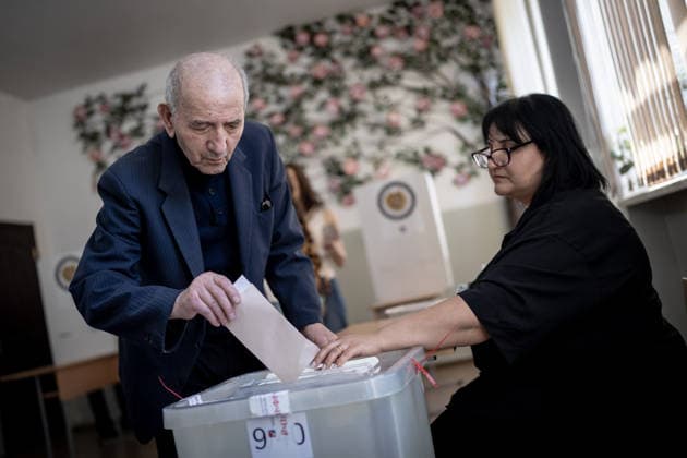 Parliamentary election in Armenia YEREVAN, ARMENIA - JUNE 7: Voters cast their ballots during parliamentary elections in Yerevan, Armenia, on June 7, 2026. Polling stations opened across the country as voting began in the election to determine the parliament that will serve for the next five years. Ozge Elif Kizil Anadolu Yerevan Armenia. Editorial use only. Please get in touch for any other usage.  Copyright: x2026xAnadoluxOzgexElifxKizilx