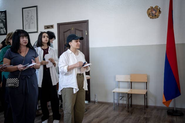 Parliamentary election in Armenia YEREVAN, ARMENIA - JUNE 7: Voters cast their ballots during parliamentary elections in Yerevan, Armenia, on June 7, 2026. Polling stations opened across the country as voting began in the election to determine the parliament that will serve for the next five years. Ozge Elif Kizil Anadolu Yerevan Armenia. Editorial use only. Please get in touch for any other usage.  Copyright: x2026xAnadoluxOzgexElifxKizilx