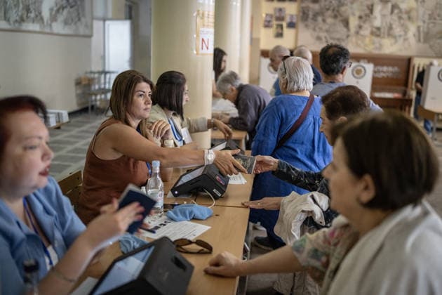 Parliamentary election in Armenia YEREVAN, ARMENIA - JUNE 7: Voters cast their ballots during parliamentary elections in Yerevan, Armenia, on June 7, 2026. Polling stations opened across the country as voting began in the election to determine the parliament that will serve for the next five years. Ozge Elif Kizil Anadolu Yerevan Armenia. Editorial use only. Please get in touch for any other usage.  Copyright: x2026xAnadoluxOzgexElifxKizilx