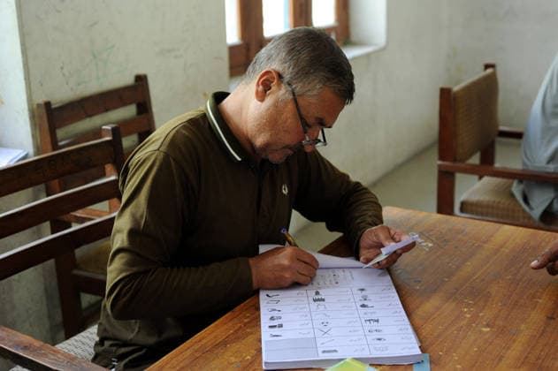Voting begins in Pakistan s Gilgit-Baltistan polls GILGIT-BALTISTAN, PAKISTAN - JUNE 07: Voters queued up outside polling stations as voting began in elections in Pakistan s Gilgit-Baltistan region to elect a new government for a five-year term on June 07, 2026. Voting stations opened at 8 am (0300GMT) and will continue until 5 pm (1200GMT). Some 396 candidates are competing for 24 direct seats in the regional Legislative Assembly, with 266 of them independent candidates and 130 representing different national and regional political and religiopolitical parties, according to figures by the regional election commission. Hussain Ali Anadolu Gilgit-Baltistan Pakistan. Editorial use only. Please get in touch for any other usage.  Copyright: x2026xAnadoluxHussainxAlix