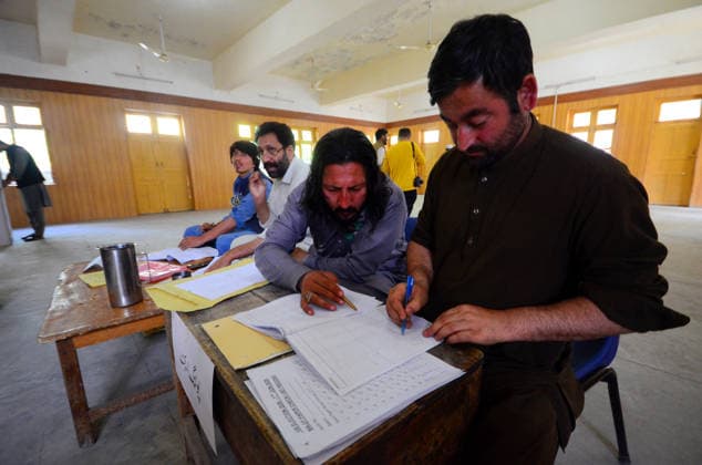 Voting begins in Pakistan s Gilgit-Baltistan polls GILGIT-BALTISTAN, PAKISTAN - JUNE 07: Voters queued up outside polling stations as voting began in elections in Pakistan s Gilgit-Baltistan region to elect a new government for a five-year term on June 07, 2026. Voting stations opened at 8 am (0300GMT) and will continue until 5 pm (1200GMT). Some 396 candidates are competing for 24 direct seats in the regional Legislative Assembly, with 266 of them independent candidates and 130 representing different national and regional political and religiopolitical parties, according to figures by the regional election commission. Hussain Ali Anadolu Gilgit-Baltistan Pakistan. Editorial use only. Please get in touch for any other usage.  Copyright: x2026xAnadoluxHussainxAlix