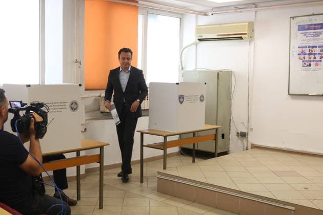 Early general election in Kosovo PRISTINA, KOSOVO - JUNE 7: Kosovo’s current Prime Minister Albin Kurti casts his vote during the snap general election in Pristina, Kosovo, on June 7, 2026. Erkin Keci Anadolu Pristina Kosovo. Editorial use only. Please get in touch for any other usage.  Copyright: x2026xAnadoluxErkinxKecix