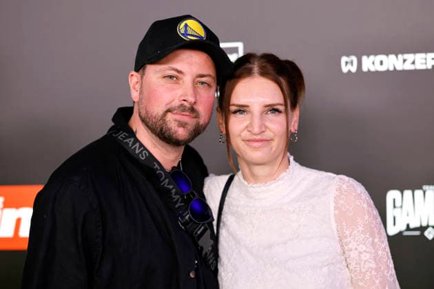 TV-Schauspieler Felix von Jascheroff (GZSZ) und seine Freundin Alexandra Sophie bei Fame Fighting International, dem großen Promi-Boxen von BILD und Eugen Lopez - erstmalig in Kooperation mit Misfits Boxing und dem britischen Medienpartner The Sun - in der Leverkusener Ostermann Arena. Leverkusen, 06.06.2026 NRW Deutschland *** TV actor Felix von Jascheroff GZSZ and his girlfriend Alexandra Sophie at Fame Fighting International, the big celebrity boxing event organized by BILD and Eugen Lopez for the first time in cooperation with Misfits Boxing and the British media partner The Sun at the Ostermann Arena Leverkusen, 06 06 2026 NRW Germany Copyright: xChristophxHardtx
