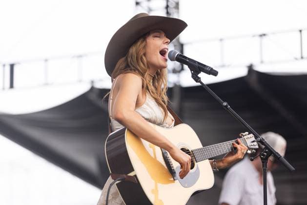 KAITLIN BUTTS on stage for CMA Fest 2026 - SAT, , Nashville, TN, June 06, 2026. Photo By: Justin Renfroe Everett Collection CMA Fest 2026 - SAT PUBLICATIONXNOTxINxCANxCHNxFRAxITAxJPNxNORxPOLxRUSxESPxUKxUSA