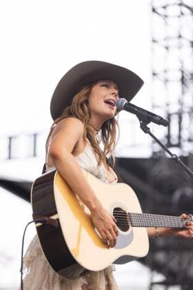KAITLIN BUTTS on stage for CMA Fest 2026 - SAT, , Nashville, TN, June 06, 2026. Photo By: Justin Renfroe Everett Collection CMA Fest 2026 - SAT PUBLICATIONXNOTxINxCANxCHNxFRAxITAxJPNxNORxPOLxRUSxESPxUKxUSA