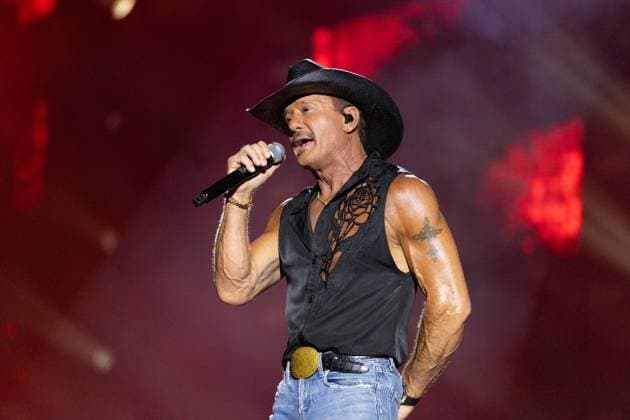 TIM MCGRAW on stage for CMA Fest 2026 - SAT, , Nashville, TN, June 06, 2026. Photo By: Justin Renfroe Everett Collection CMA Fest 2026 - SAT PUBLICATIONXNOTxINxCANxCHNxFRAxITAxJPNxNORxPOLxRUSxESPxUKxUSA