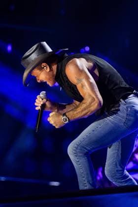 TIM MCGRAW on stage for CMA Fest 2026 - SAT, , Nashville, TN, June 06, 2026. Photo By: Justin Renfroe Everett Collection CMA Fest 2026 - SAT PUBLICATIONXNOTxINxCANxCHNxFRAxITAxJPNxNORxPOLxRUSxESPxUKxUSA