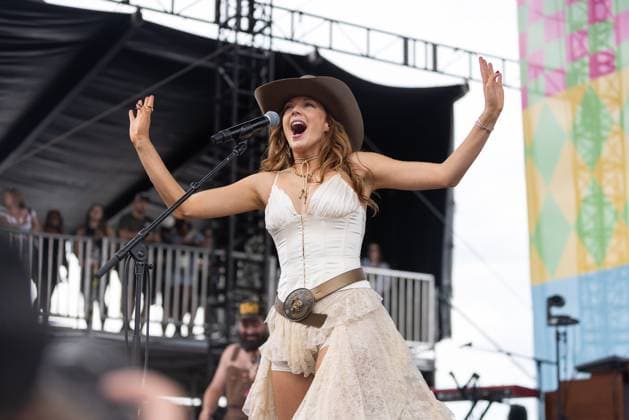 KAITLIN BUTTS on stage for CMA Fest 2026 - SAT, , Nashville, TN, June 06, 2026. Photo By: Justin Renfroe Everett Collection CMA Fest 2026 - SAT PUBLICATIONXNOTxINxCANxCHNxFRAxITAxJPNxNORxPOLxRUSxESPxUKxUSA