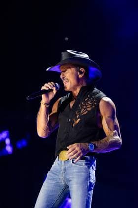 TIM MCGRAW on stage for CMA Fest 2026 - SAT, , Nashville, TN, June 06, 2026. Photo By: Justin Renfroe Everett Collection CMA Fest 2026 - SAT PUBLICATIONXNOTxINxCANxCHNxFRAxITAxJPNxNORxPOLxRUSxESPxUKxUSA