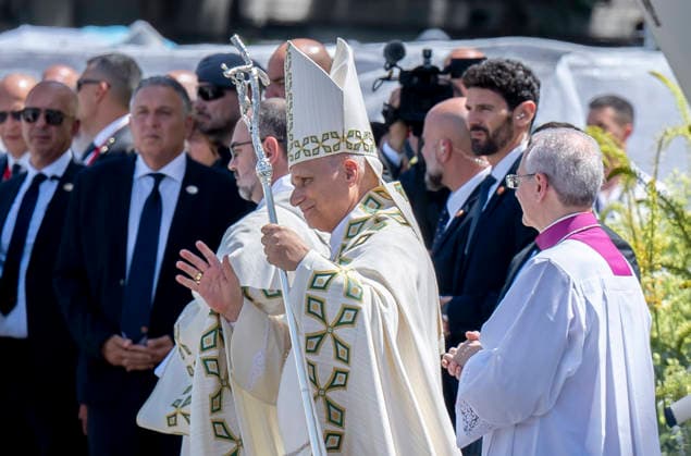 Pope Leo XIV presides at Holy Mass and a Eucharistic procession for Corpus Christi Day in Madrid Pope Leo XIV presides at Corpus Christi Mass in Cibeles Square on June 7, 2026, in Madrid Spain Pope Leo XIV officiates at the Solemnity of Corpus Christi in Madrid with a Mass and subsequent Eucharistic procession around the capital The ceremony brings together high civil and religious authorities, King Felipe VI, Queen Letizia, Princess Leonor and Princess Sofia attend the event 07 JUNE 2026 PAPAL VISIT Madrid Madrid Spain  Copyright: xAlbertoxOrtegax 7578591