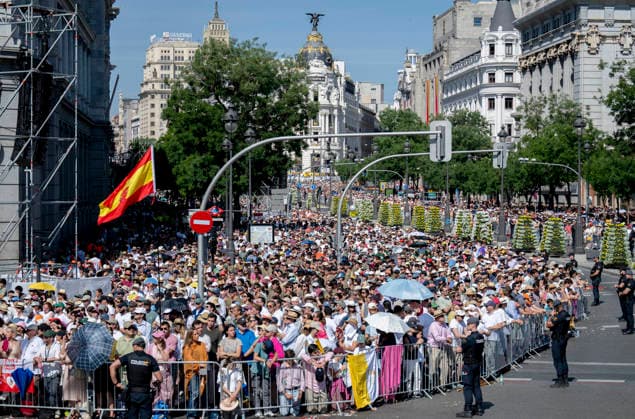 Pope Leo XIV presides at Holy Mass and a Eucharistic procession for Corpus Christi Day in Madrid Numerous people participate in the Corpus Christi Mass presided over by Pope Leo XIV, in the Plaza de Cibeles, on June 7, 2026, in Madrid Spain Pope Leo XIV officiates the Solemnity of Corpus Christi in Madrid with a Mass and subsequent Eucharistic procession in the surroundings of the capital The ceremony brings together high civil and religious authorities, as well as numerous faithful who follow the route of the Blessed Sacrament King Felipe VI, Queen Letizia, Princess Leonor and Infanta Sofia attend the event 07 JUNE 2026 PAPAL VISIT Madrid Madrid Spain  Copyright: xAlbertoxOrtegax 7578593