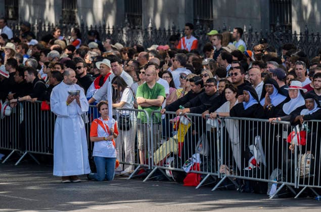 Pope Leo XIV presides at Holy Mass and a Eucharistic procession for Corpus Christi Day in Madrid Numerous people participate in the Corpus Christi Mass presided over by Pope Leo XIV, in the Plaza de Cibeles, on June 7, 2026, in Madrid Spain Pope Leo XIV officiates the Solemnity of Corpus Christi in Madrid with a Mass and subsequent Eucharistic procession in the surroundings of the capital The ceremony brings together high civil and religious authorities, as well as numerous faithful who follow the route of the Blessed Sacrament King Felipe VI, Queen Letizia, Princess Leonor and Infanta Sofia attend the event 07 JUNE 2026 PAPAL VISIT Madrid Madrid Spain  Copyright: xAlbertoxOrtegax 7578594