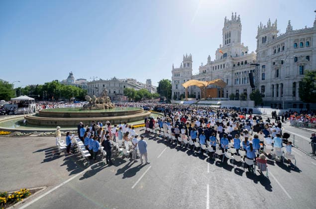 Pope Leo XIV presides at Holy Mass and a Eucharistic procession for Corpus Christi Day in Madrid Pope Leo XIV presides at Corpus Christi Mass in Cibeles Square on June 7, 2026, in Madrid Spain Pope Leo XIV officiates at the Solemnity of Corpus Christi in Madrid with a Mass and subsequent Eucharistic procession around the capital The ceremony brings together high civil and religious authorities, King Felipe VI, Queen Letizia, Princess Leonor and Princess Sofia attend the event 07 JUNE 2026 PAPAL VISIT Madrid Madrid Spain  Copyright: xAlbertoxOrtegax 7578590
