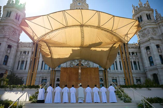 Pope Leo XIV presides at Holy Mass and a Eucharistic procession for Corpus Christi Day in Madrid Priests participate in the Mass for the feast of Corpus Christi presided over by Pope Leo XIV, in the Plaza de Cibeles, in the Plaza de Cibeles, on June 7, 2026, in Madrid Spain Pope Leo XIV officiates the Solemnity of Corpus Christi in Madrid with a Mass and subsequent Eucharistic procession around the capital The ceremony brings together high civil and religious authorities, as well as numerous faithful who follow the route of the Blessed Sacrament King Felipe VI, Queen Letizia, Princess Leonor and Infanta Sofia attend the event 07 JUNE 2026 PAPAL VISIT Jesús Hellí Madrid Madrid Spain  Copyright: xJesusxHellin EuropaxPress Poolx 7578662