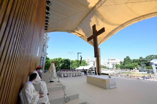 SPAIN - POPE LEO XIV LEADS THE HOLY MASS IN THE PLAZA DE CIBELES IN MADRID - 2026 6 7 Spain, Vatican, 2026 6 7 Pope Leo XIV leads the Holy Mass in the Plaza de Cibeles in Madrid, EDITORIAL USE ONLY - NO BOOKS Copyright: xVATICANxMEDIA CPPx