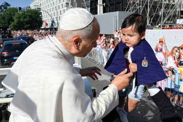 SPAIN - POPE LEO XIV LEADS THE HOLY MASS IN THE PLAZA DE CIBELES IN MADRID - 2026 6 7 Spain, Vatican, 2026 6 7 Pope Leo XIV leads the Holy Mass in the Plaza de Cibeles in Madrid, EDITORIAL USE ONLY - NO BOOKS Copyright: xVATICANxMEDIA CPPx